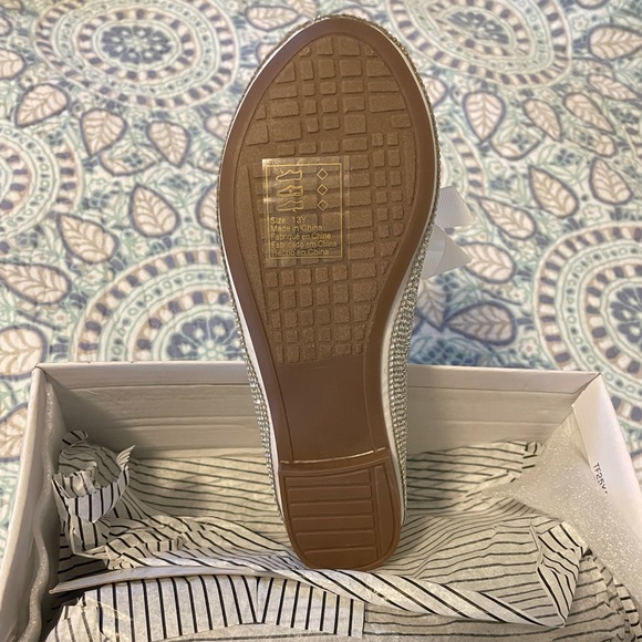 David’s Bridal Crystal Ballet Flats w/ Ribbon Bow - Picture 5 of 10